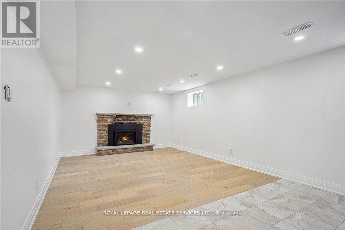 14 Ramsbury Road, Toronto, Ontario  M8Z 4V3 - Photo 5 - W12386373