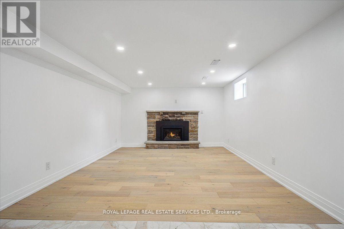 14 Ramsbury Road, Toronto, Ontario  M8Z 4V3 - Photo 6 - W12386373