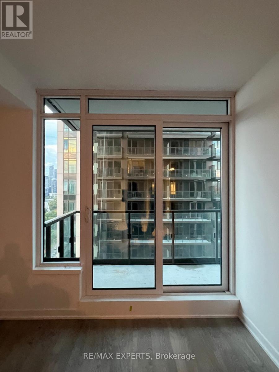 2211 - 1926 Lake Shore Boulevard W, Toronto, Ontario  M6S 1A1 - Photo 6 - W12383932