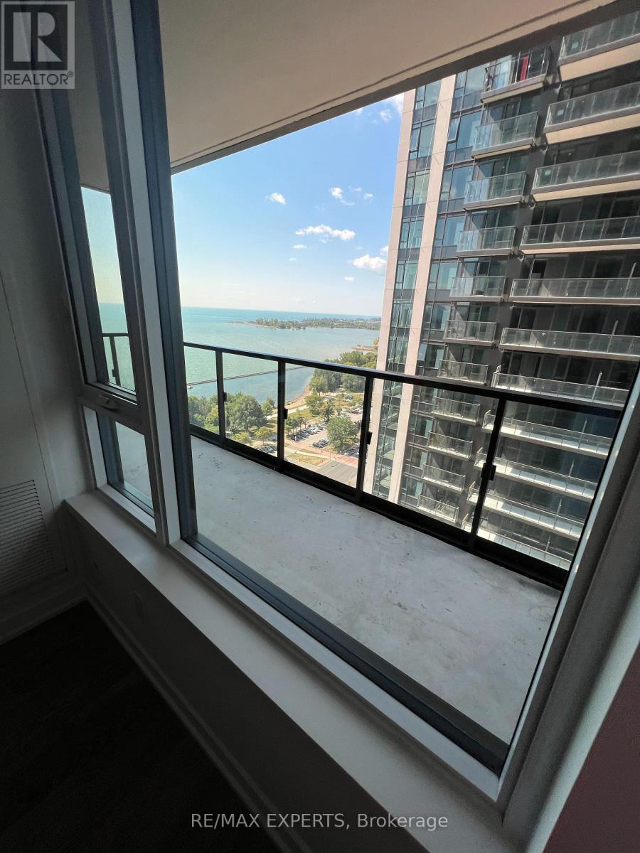2211 - 1926 Lake Shore Boulevard W, Toronto, Ontario  M6S 1A1 - Photo 8 - W12383932