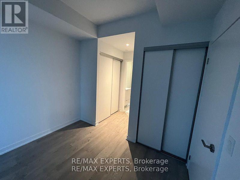 2211 - 1926 Lake Shore Boulevard W, Toronto, Ontario  M6S 1A1 - Photo 5 - W12383932