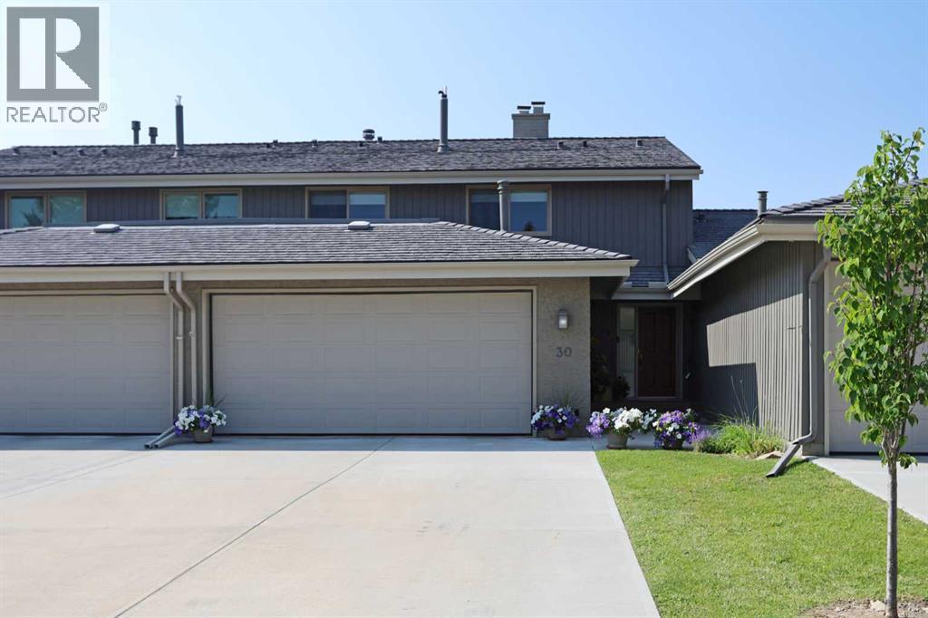 Property at 30, 1901 Varsity Estates Drive NW image 1