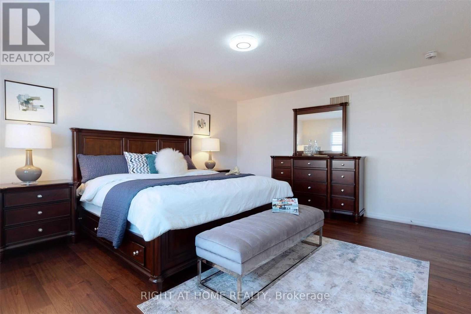 1368 Connaught Terrace, Milton, Ontario  L9E 0B8 - Photo 22 - W12386468