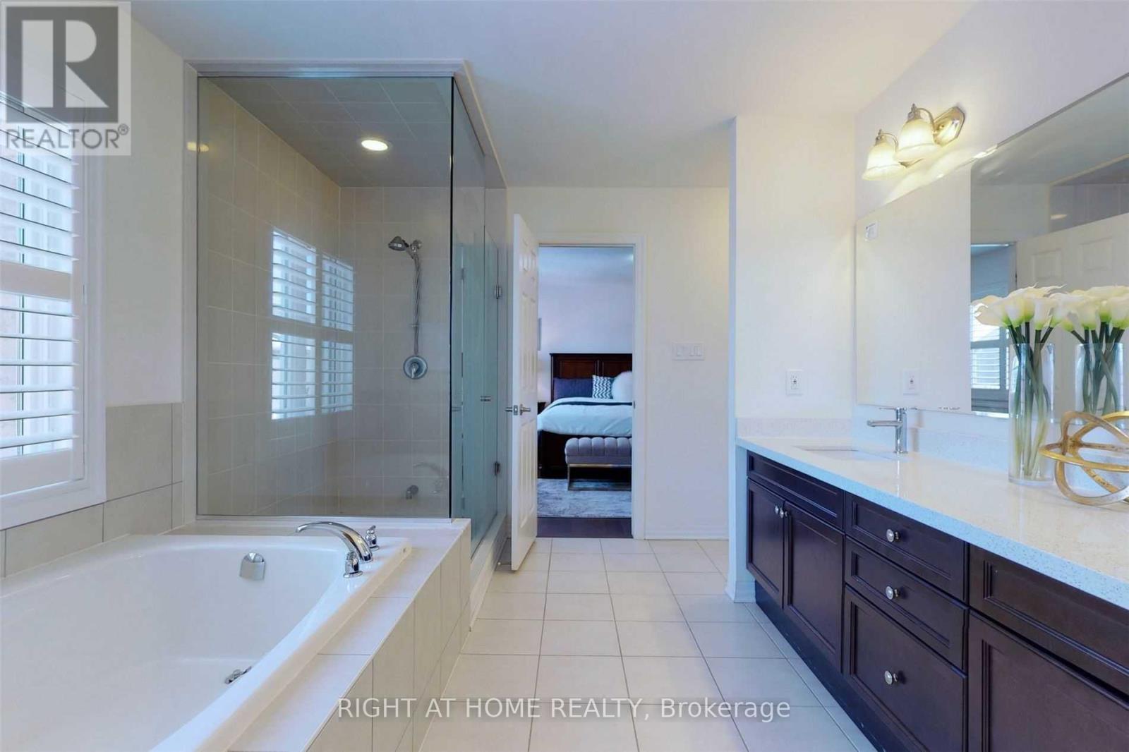 1368 Connaught Terrace, Milton, Ontario  L9E 0B8 - Photo 24 - W12386468