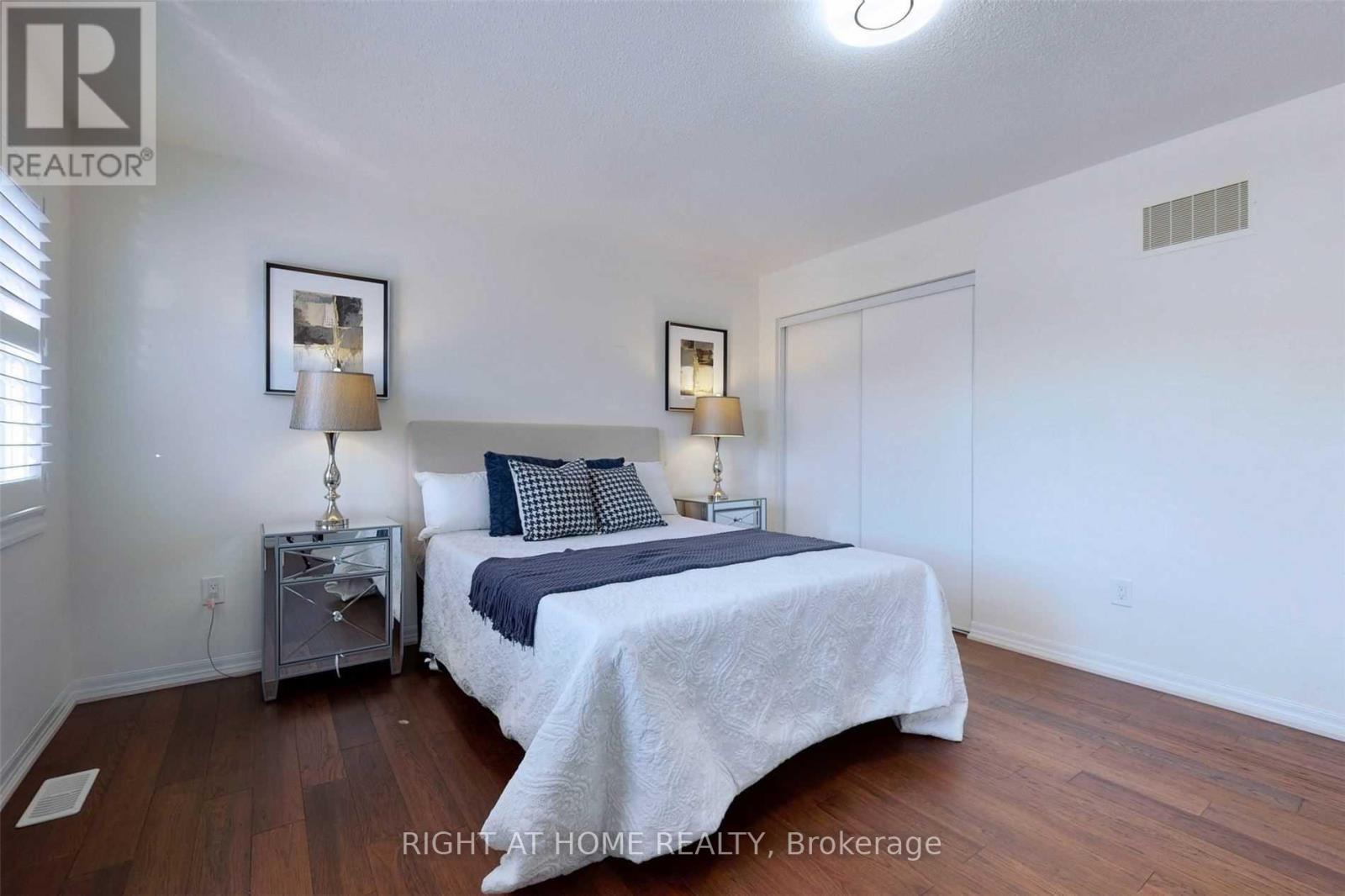 1368 Connaught Terrace, Milton, Ontario  L9E 0B8 - Photo 28 - W12386468