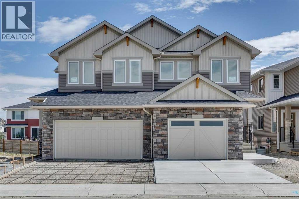 Property at 764 Langley Terrace SE image 1