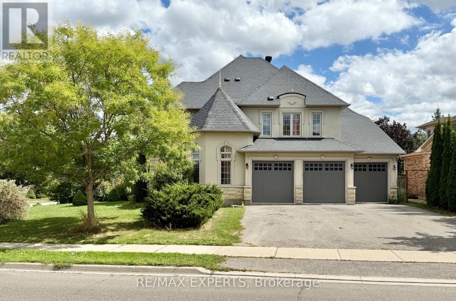 Property at 2 LOUVRE CIRCLE image 1