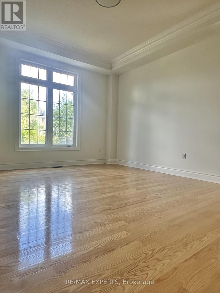 2 Louvre Circle, Brampton, Ontario  L6P 1V9 - Photo 7 - W12382107
