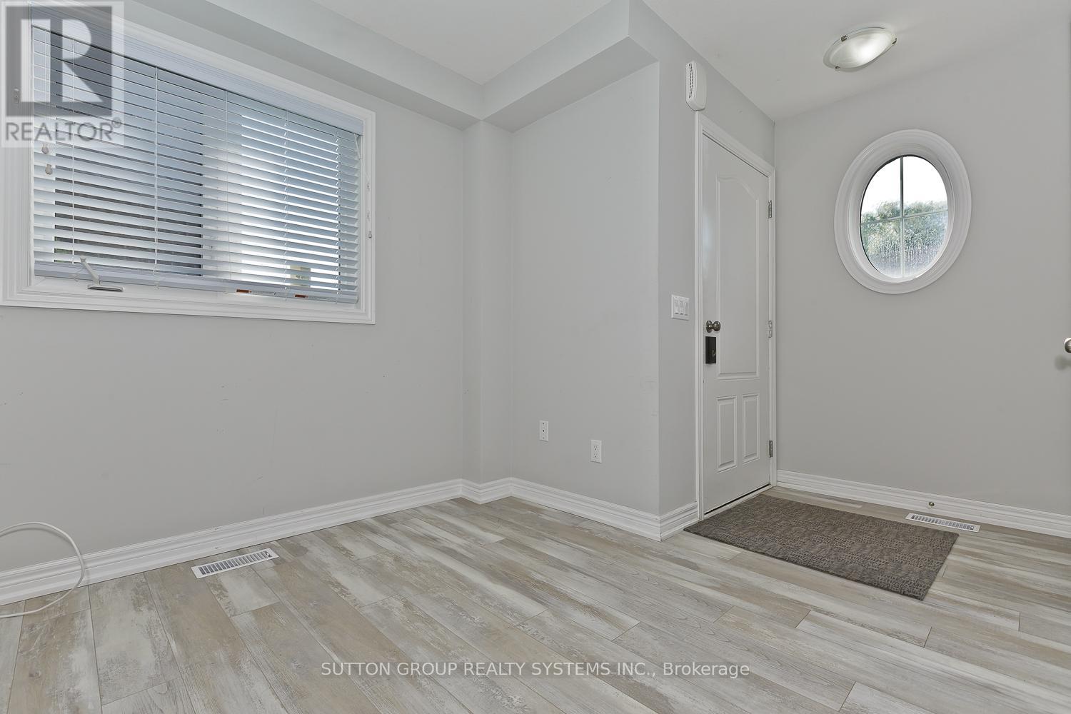 50 - 7768 Ascot Circle, Niagara Falls (Ascot), Ontario  L2H 3P9 - Photo 4 - X12386434
