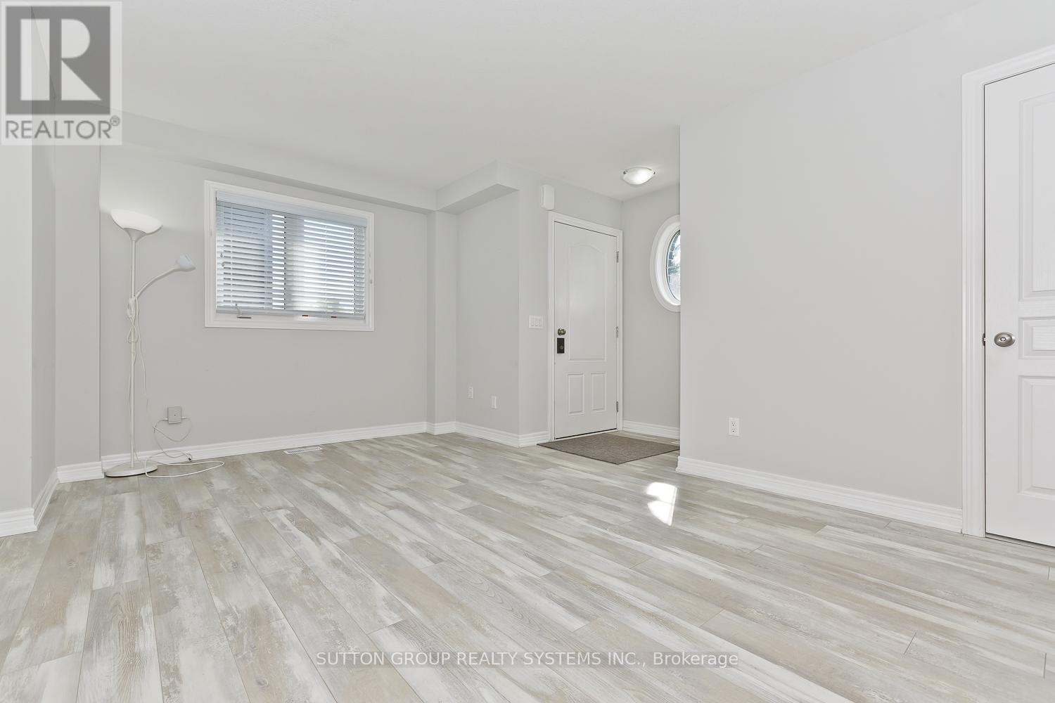 50 - 7768 Ascot Circle, Niagara Falls (Ascot), Ontario  L2H 3P9 - Photo 6 - X12386434