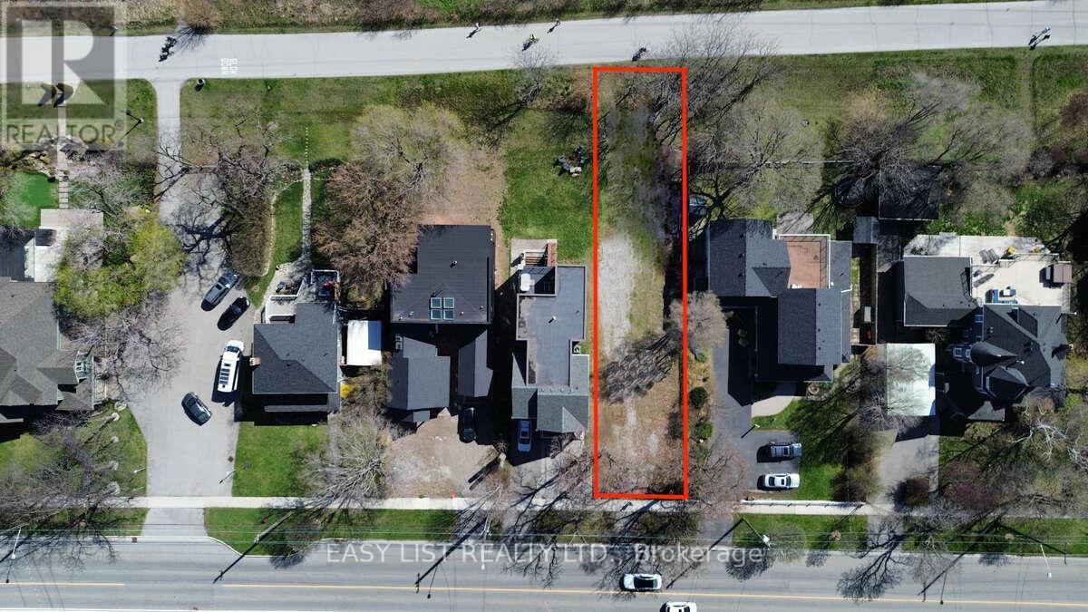 971 Beach Boulevard, Hamilton, Ontario  L8H 6Z7 - Photo 3 - X12386458