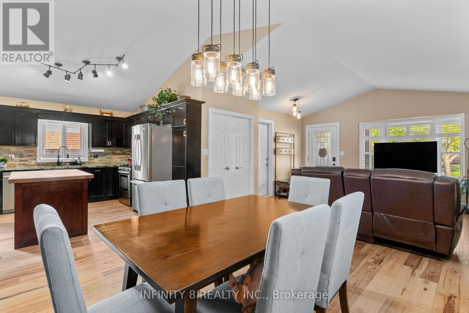7745 Bishop Avenue, Niagara Falls, Ontario  L2H 3G2 - Photo 11 - X12386478