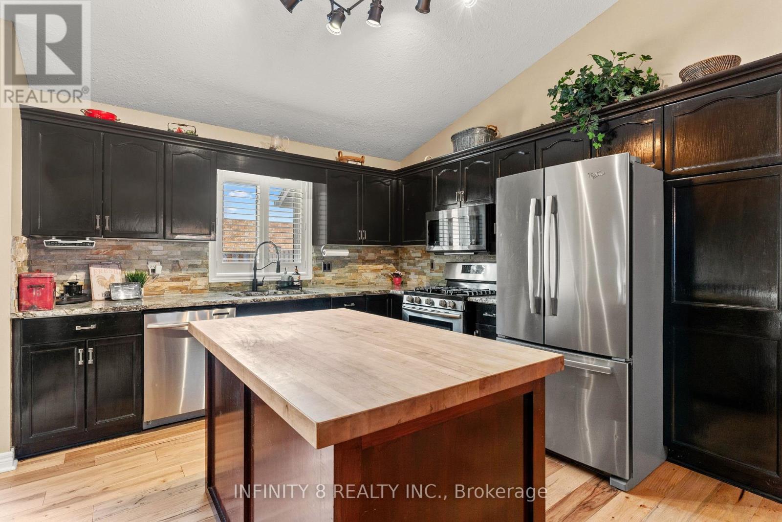 7745 Bishop Avenue, Niagara Falls, Ontario  L2H 3G2 - Photo 13 - X12386478