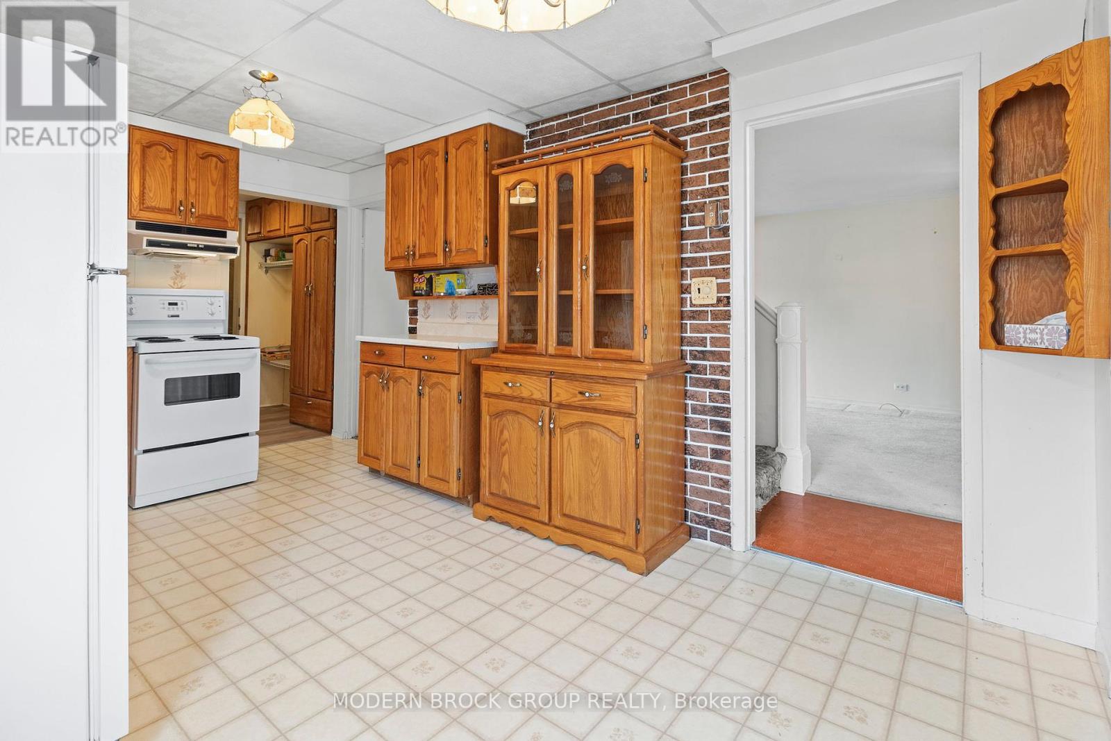 35 Broadway Avenue, Brockville, Ontario  K6V 1T9 - Photo 11 - X12386479