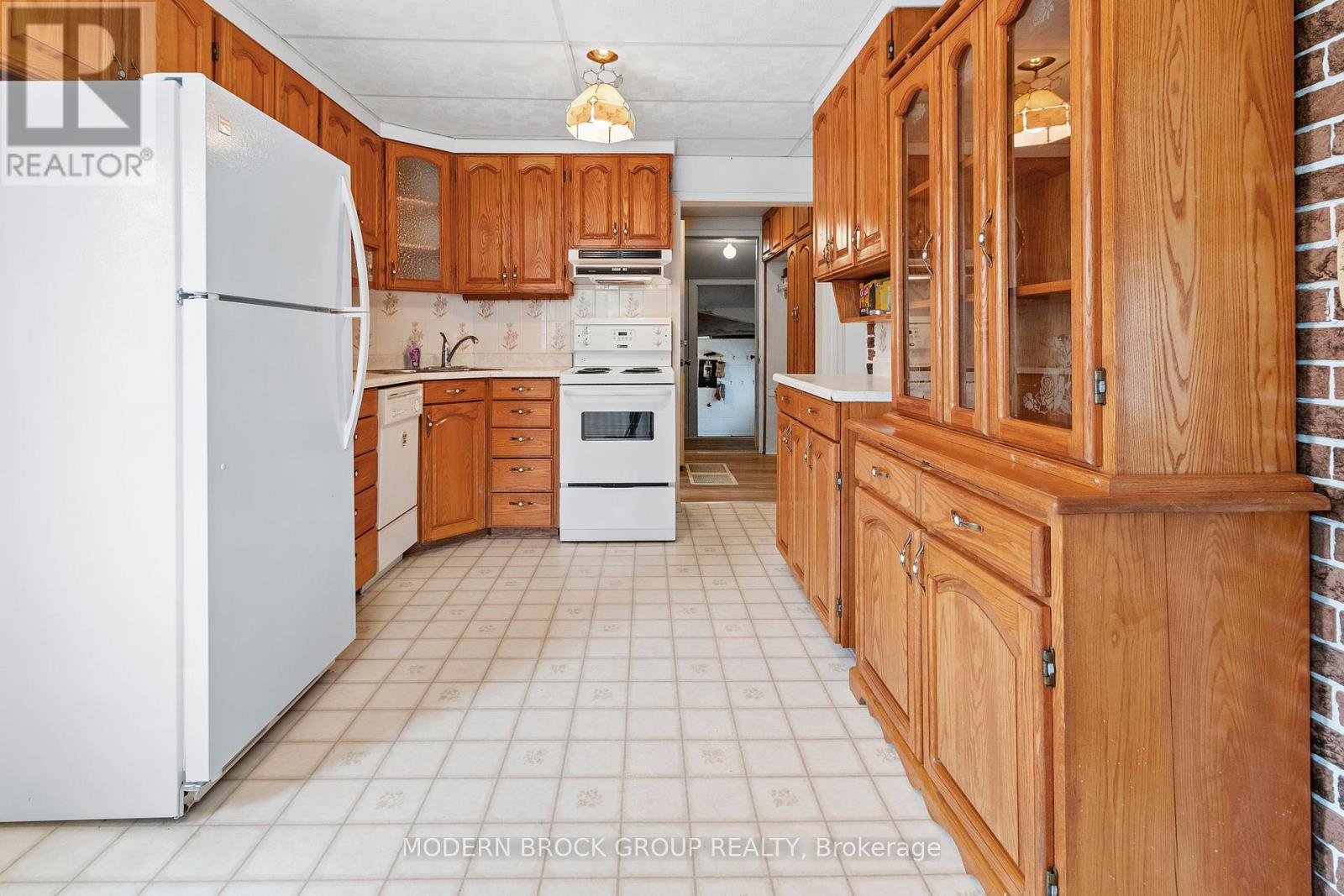 35 Broadway Avenue, Brockville, Ontario  K6V 1T9 - Photo 13 - X12386479