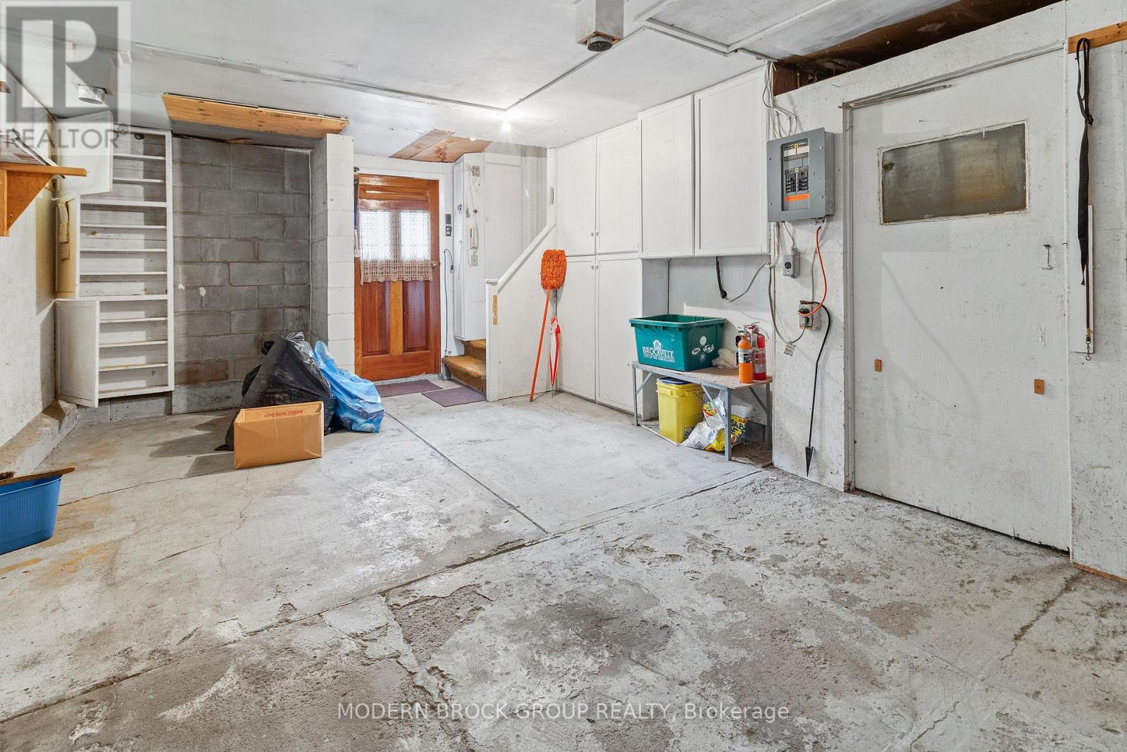 35 Broadway Avenue, Brockville, Ontario  K6V 1T9 - Photo 17 - X12386479
