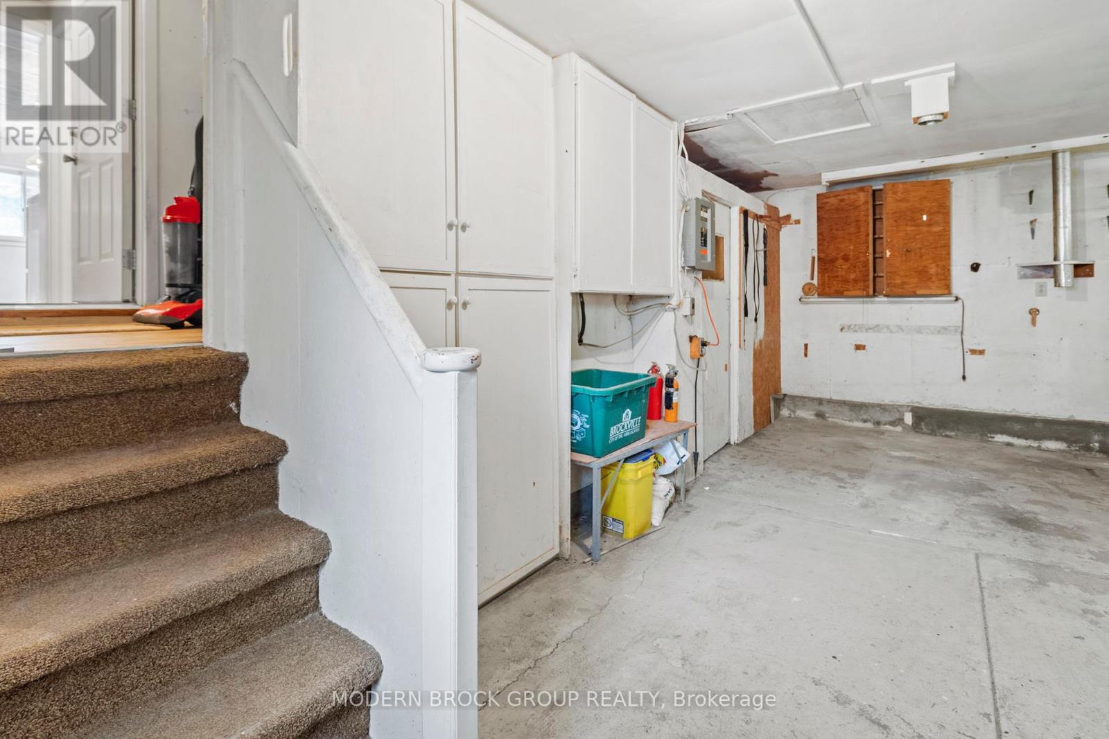 35 Broadway Avenue, Brockville, Ontario  K6V 1T9 - Photo 18 - X12386479