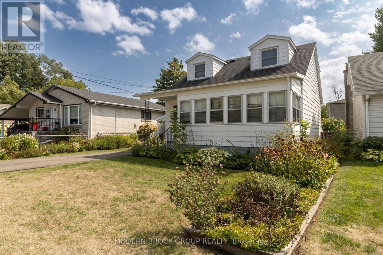 35 Broadway Avenue, Brockville, Ontario  K6V 1T9 - Photo 2 - X12386479