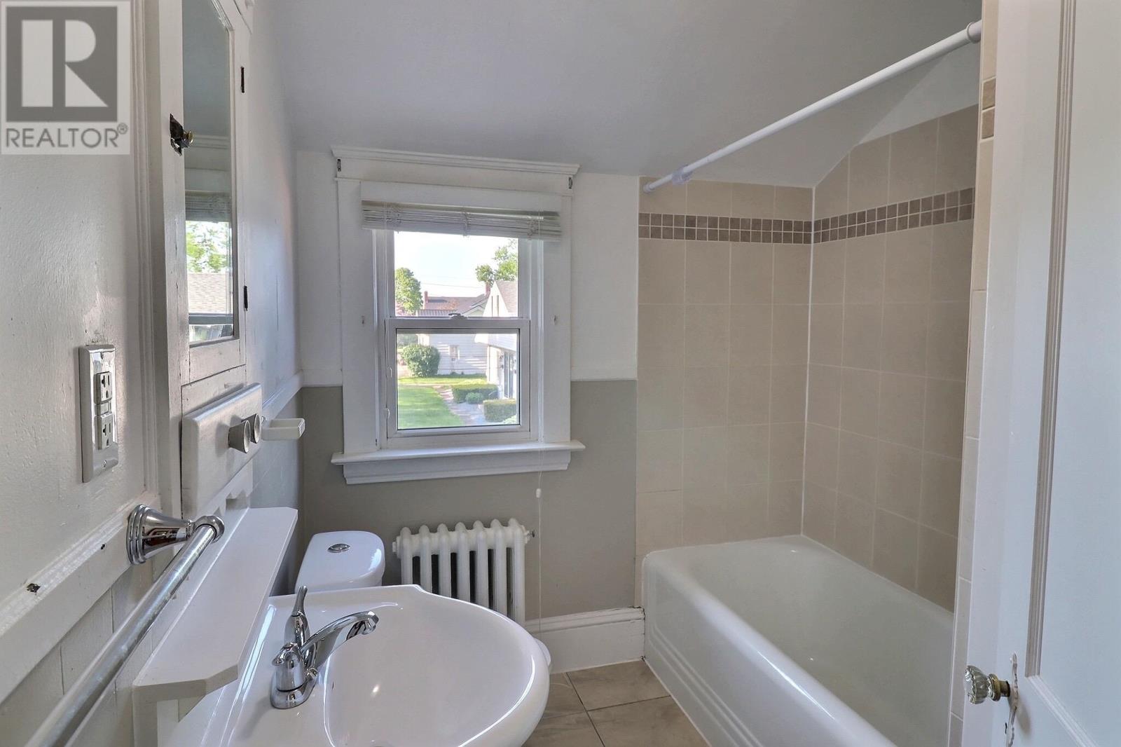 16 Hawthorne Avenue, Charlottetown, Prince Edward Island  C1A 2Y1 - Photo 6 - 202522588