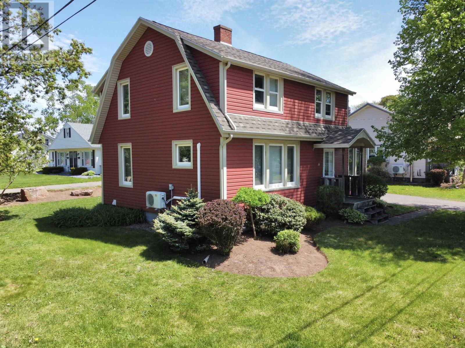 16 Hawthorne Avenue, Charlottetown, Prince Edward Island  C1A 2Y1 - Photo 2 - 202522588
