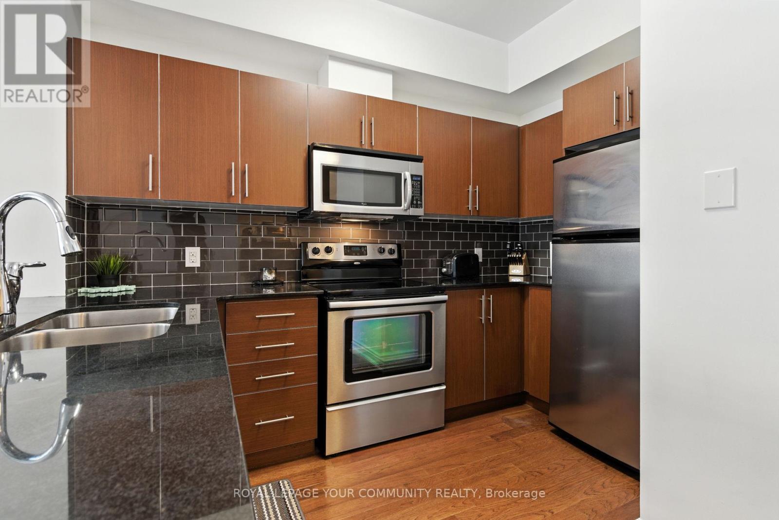 540 - 281 Woodbridge Avenue, Vaughan, Ontario  L4L 0C6 - Photo 11 - N12386491