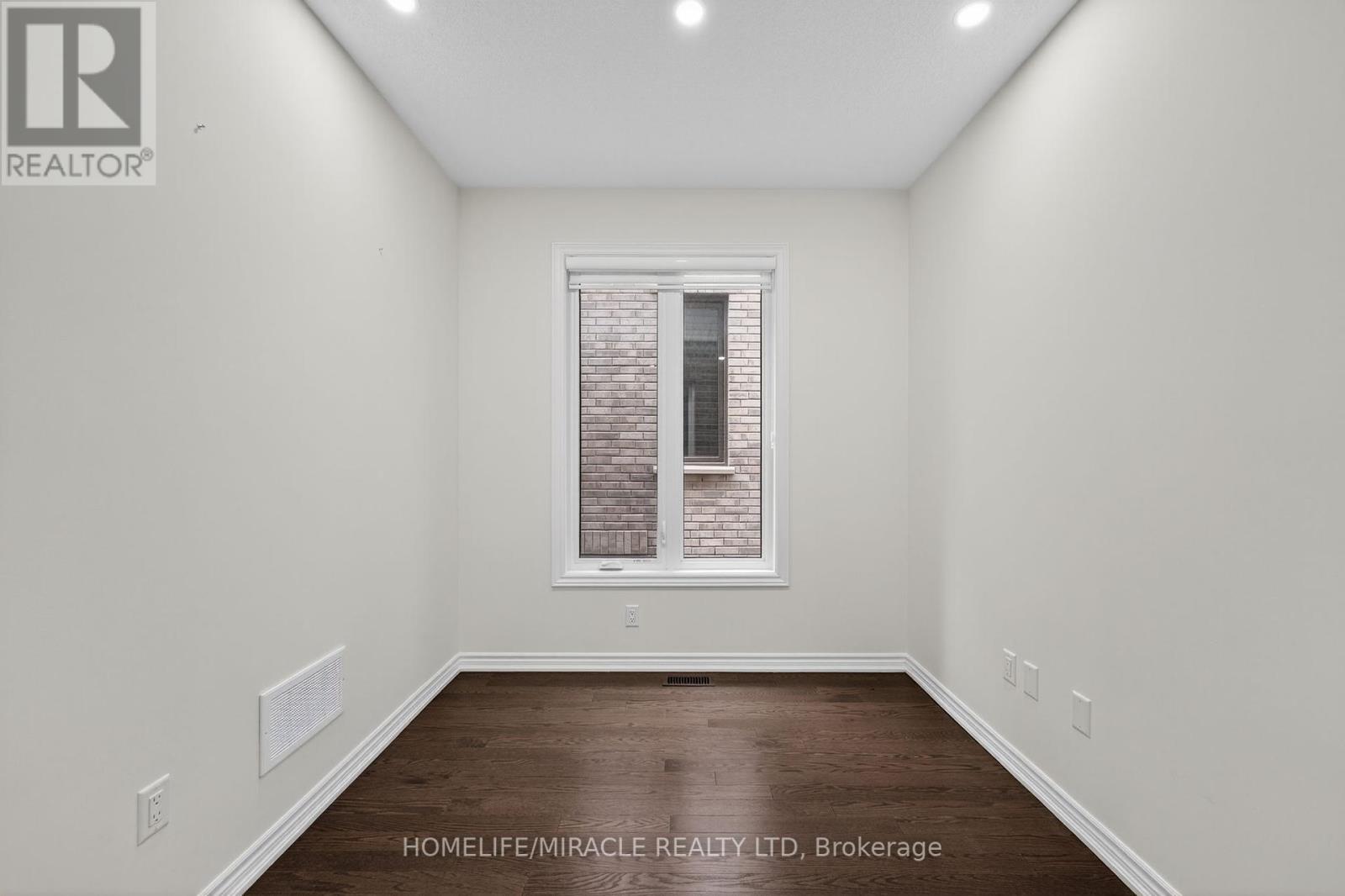 11 Phoenix Boulevard, Barrie, Ontario  L9S 2Z4 - Photo 14 - S12386495