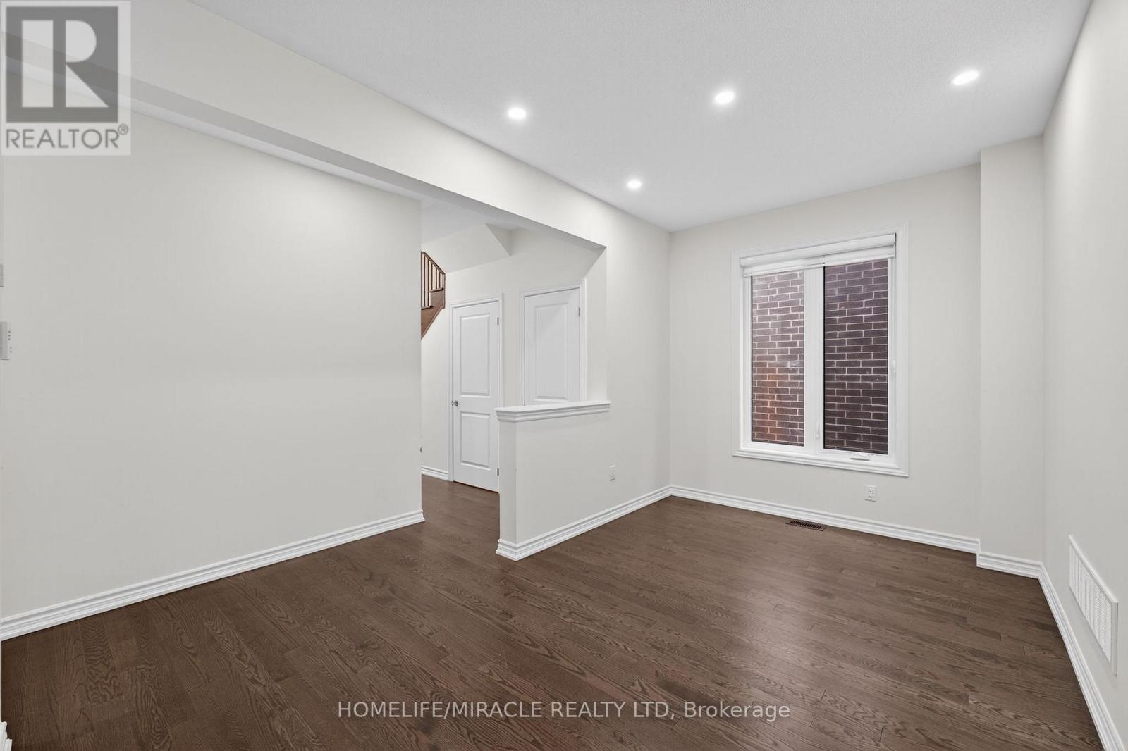11 Phoenix Boulevard, Barrie, Ontario  L9S 2Z4 - Photo 21 - S12386495