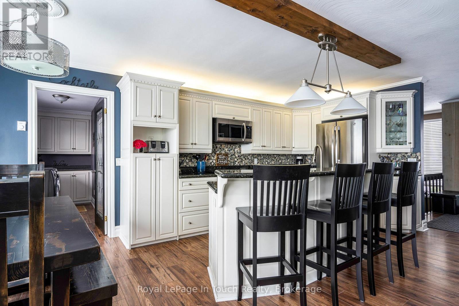 8 Tiny Beaches Road S, Tiny, Ontario  L0L 2J0 - Photo 14 - S12386530