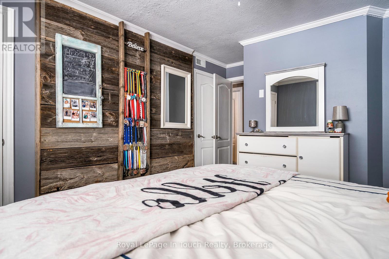 8 Tiny Beaches Road S, Tiny, Ontario  L0L 2J0 - Photo 23 - S12386530