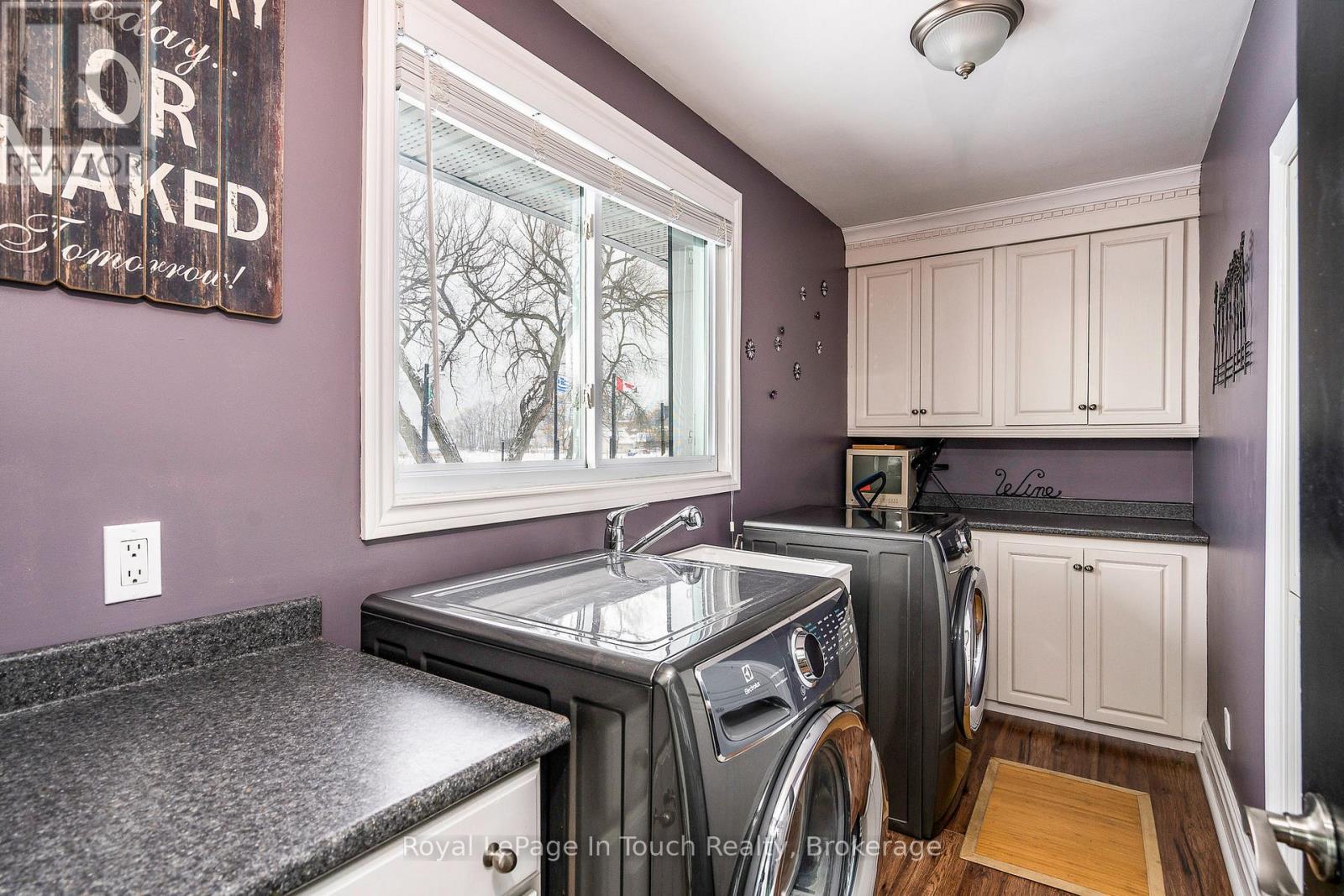 8 Tiny Beaches Road S, Tiny, Ontario  L0L 2J0 - Photo 26 - S12386530