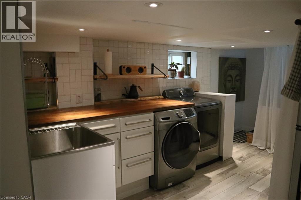 Photo 23 of 50 for 1177 York Street