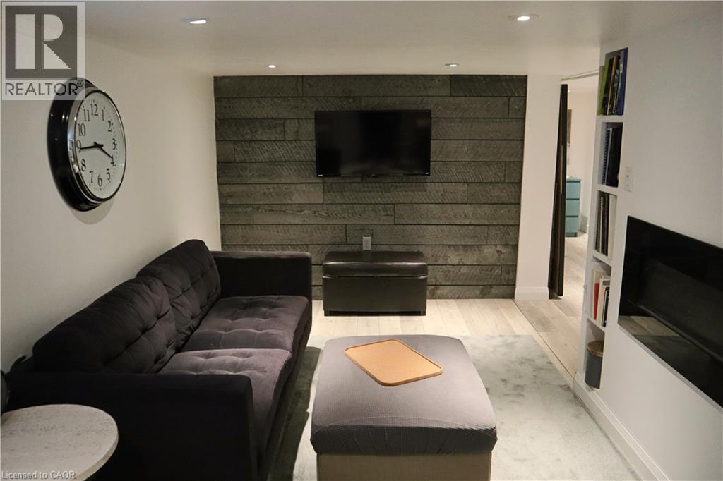 Photo 28 of 50 for 1177 York Street