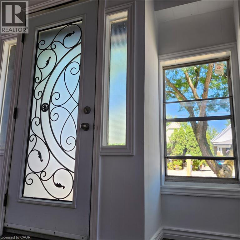 Photo 3 of 50 for 1177 York Street