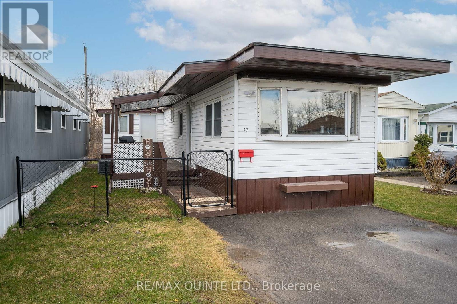 47 - 311 Dundas Street, Quinte West, Ontario  K8V 3E5 - Photo 2 - X12386574