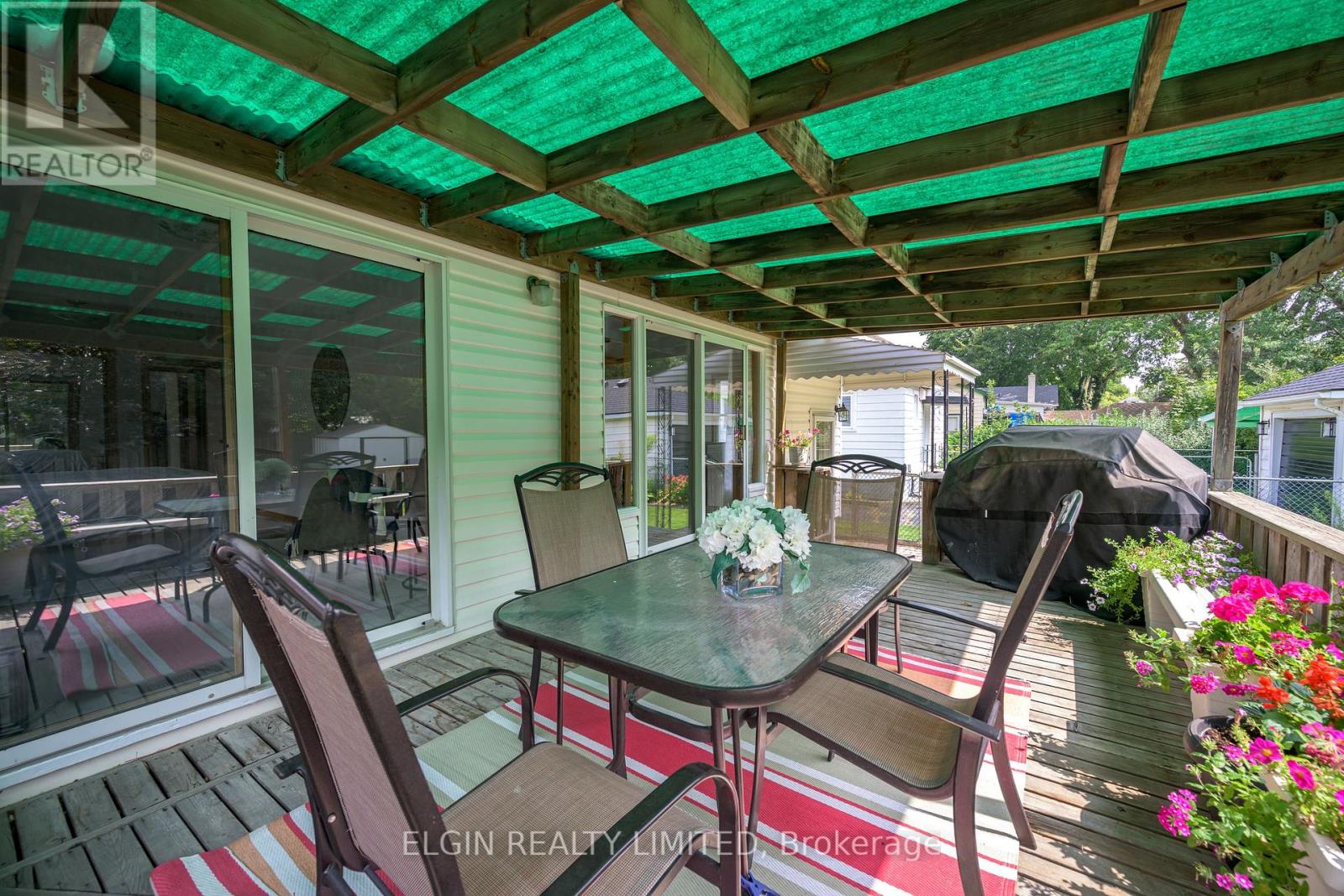 15 Oak Street, St. Thomas, Ontario  N5R 1R5 - Photo 22 - X12386558