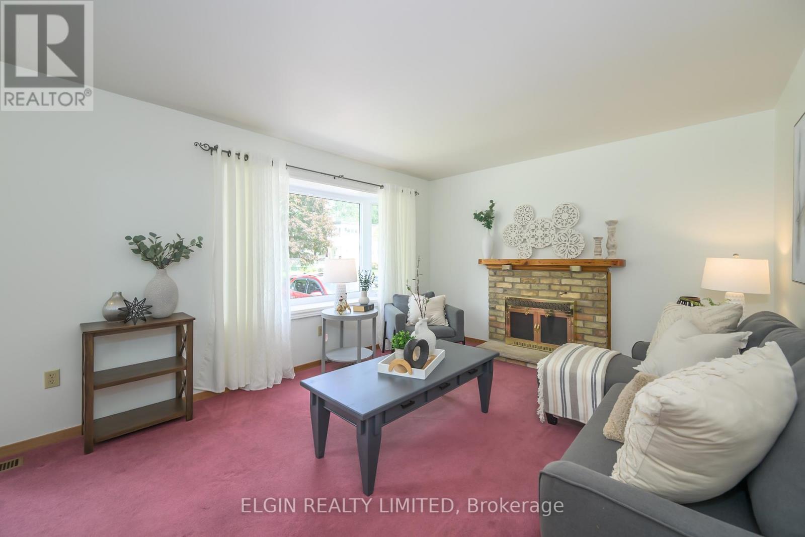 15 Oak Street, St. Thomas, Ontario  N5R 1R5 - Photo 3 - X12386558