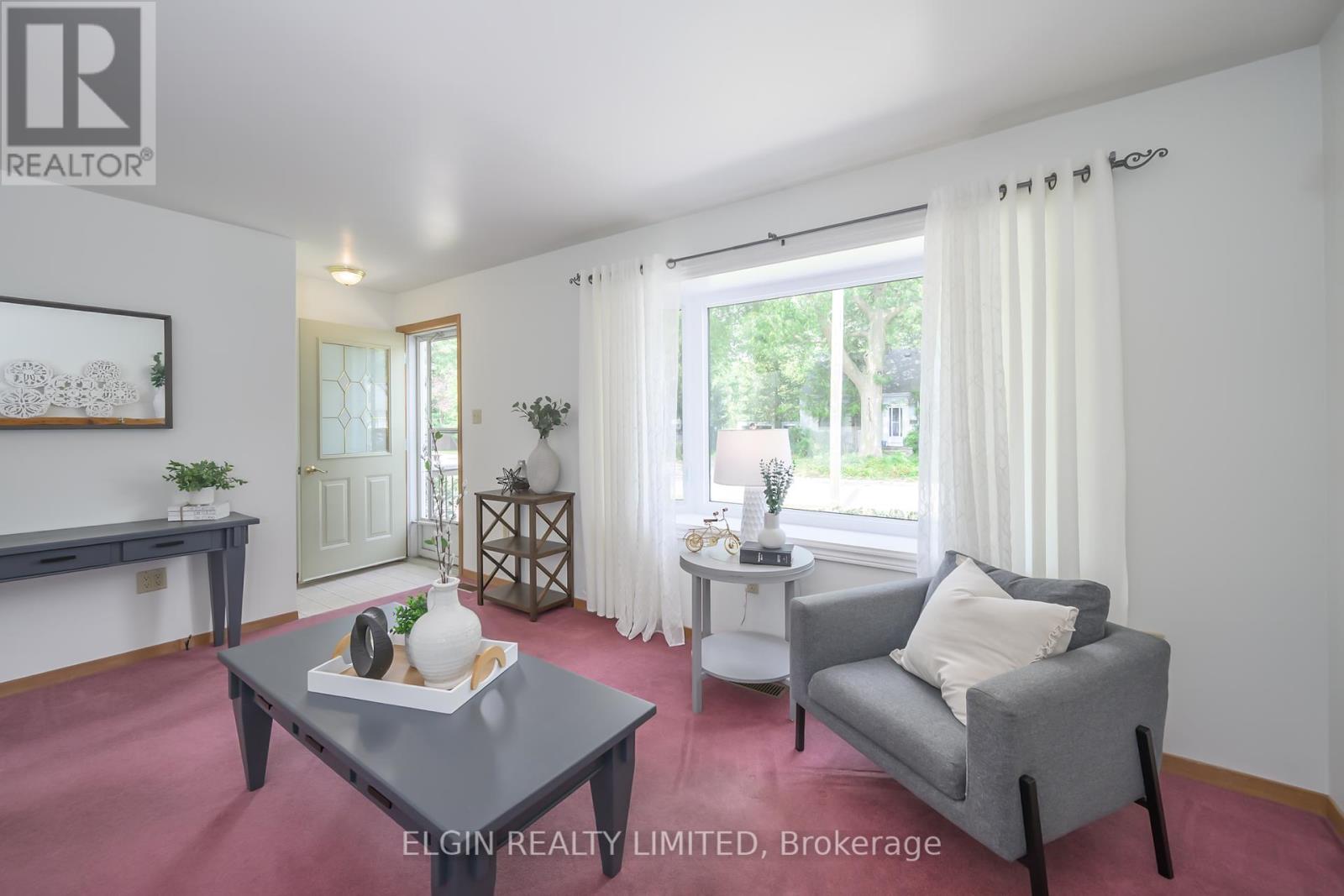 15 Oak Street, St. Thomas, Ontario  N5R 1R5 - Photo 4 - X12386558