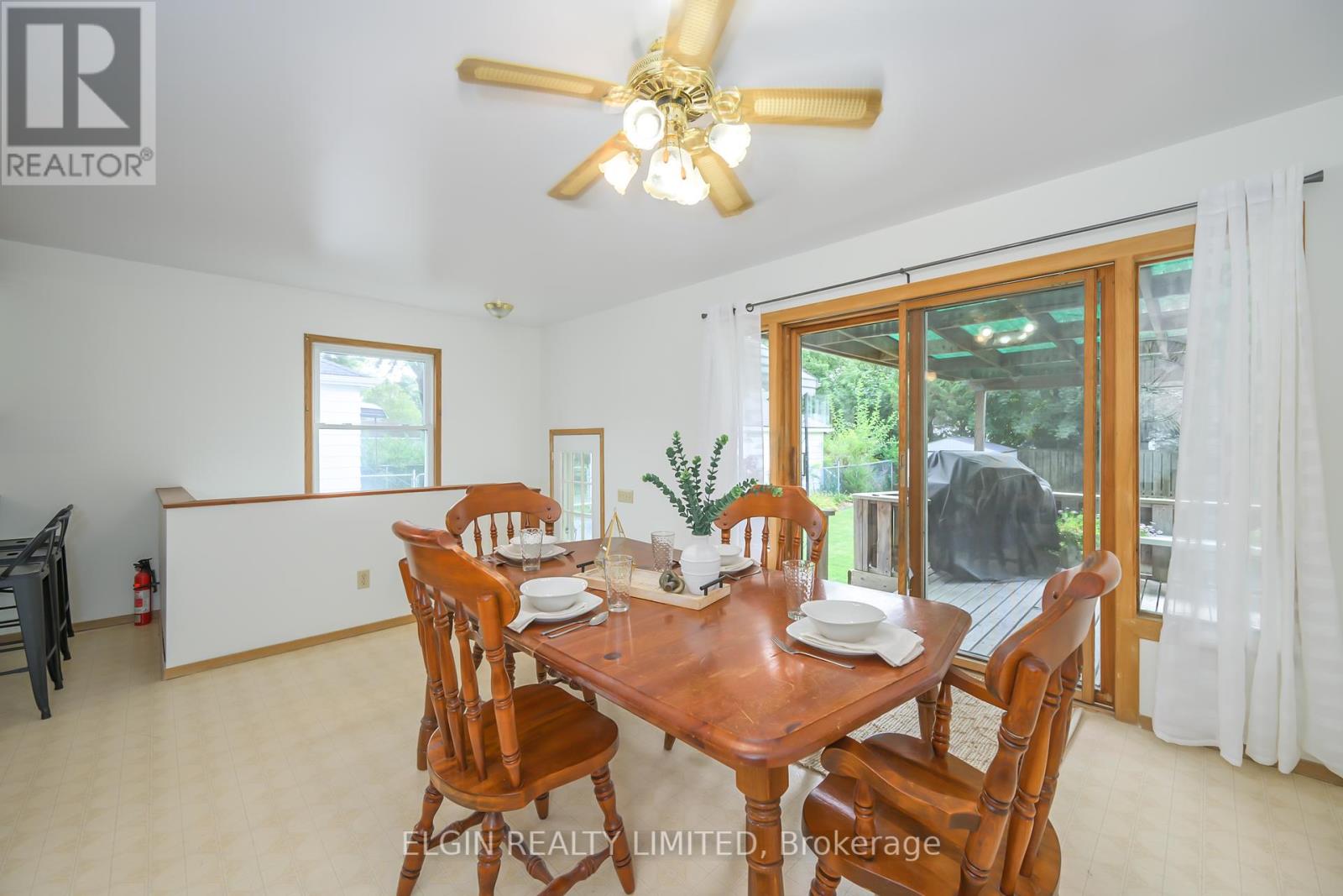 15 Oak Street, St. Thomas, Ontario  N5R 1R5 - Photo 9 - X12386558