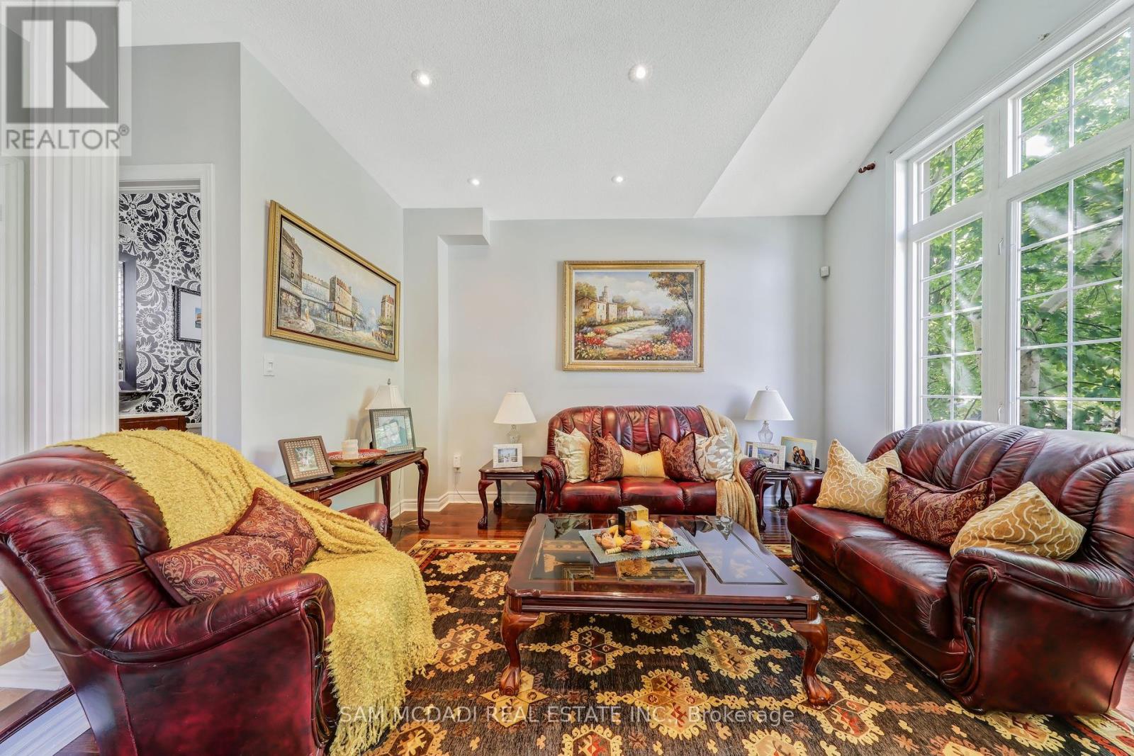 3306 Fox Run Circle, Oakville, Ontario  L6L 6W5 - Photo 5 - W12386505