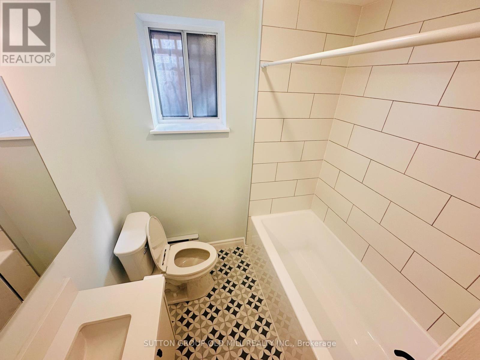 5 - 668 Willard Avenue, Toronto, Ontario  M6S 3S5 - Photo 11 - W12386512