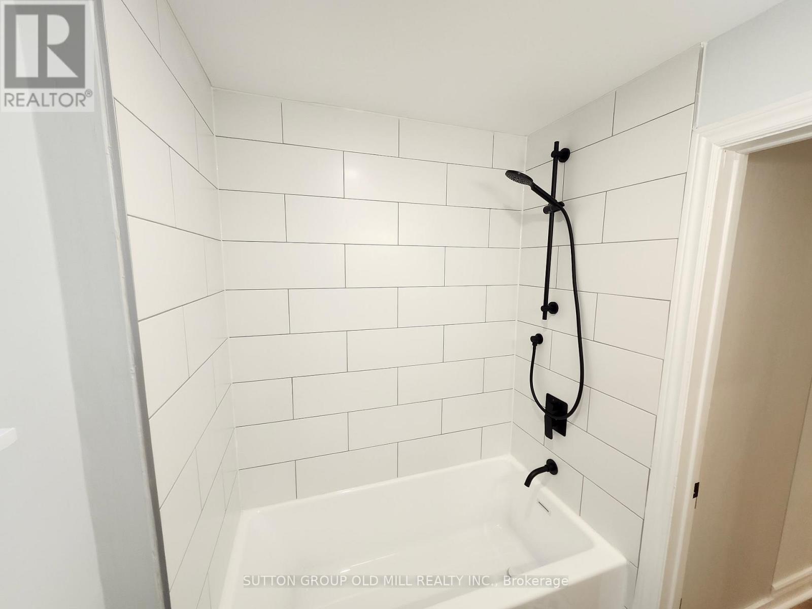 5 - 668 Willard Avenue, Toronto, Ontario  M6S 3S5 - Photo 9 - W12386512