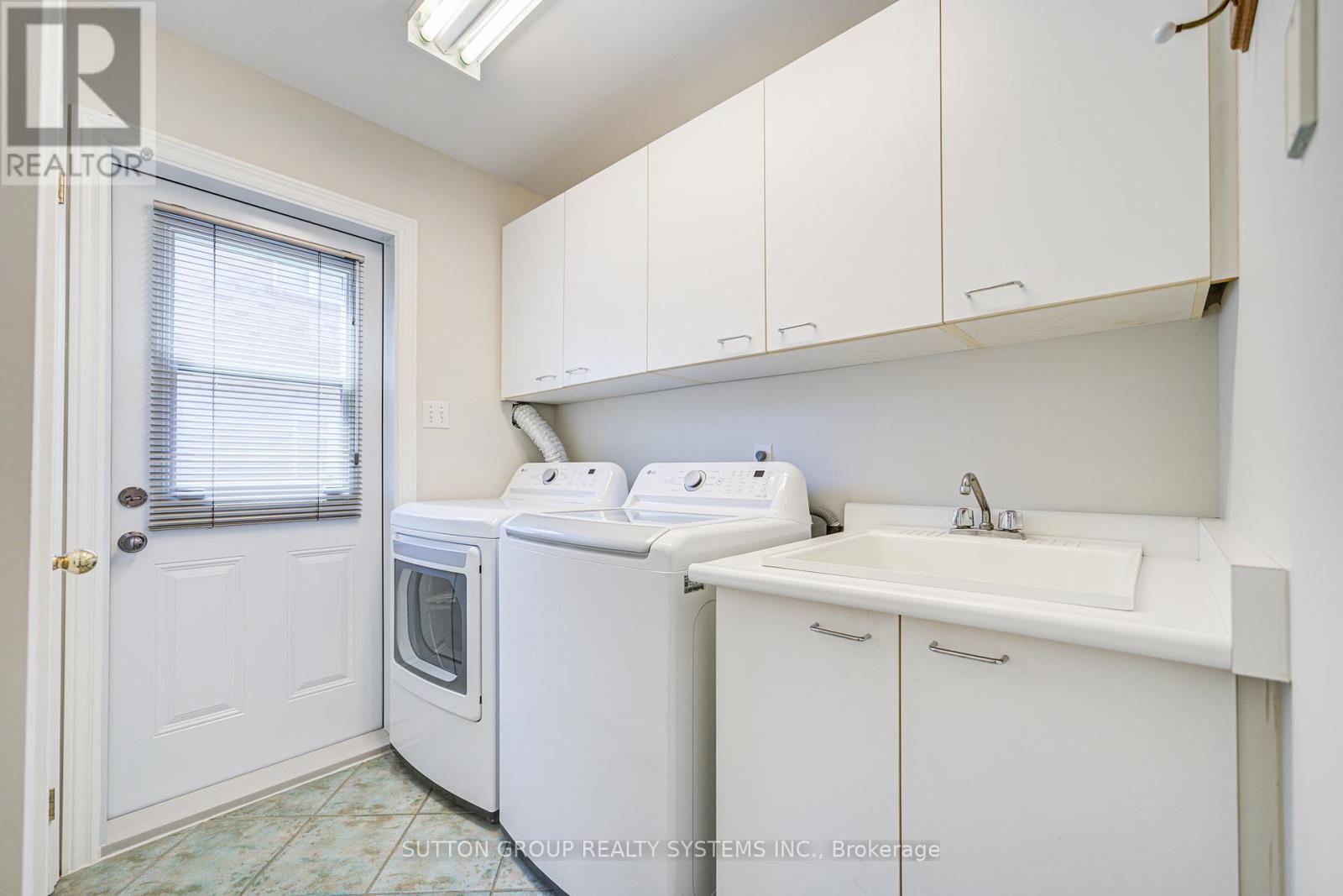 2979 Sycamore Street, Oakville, Ontario  L6J 7H9 - Photo 15 - W12386514