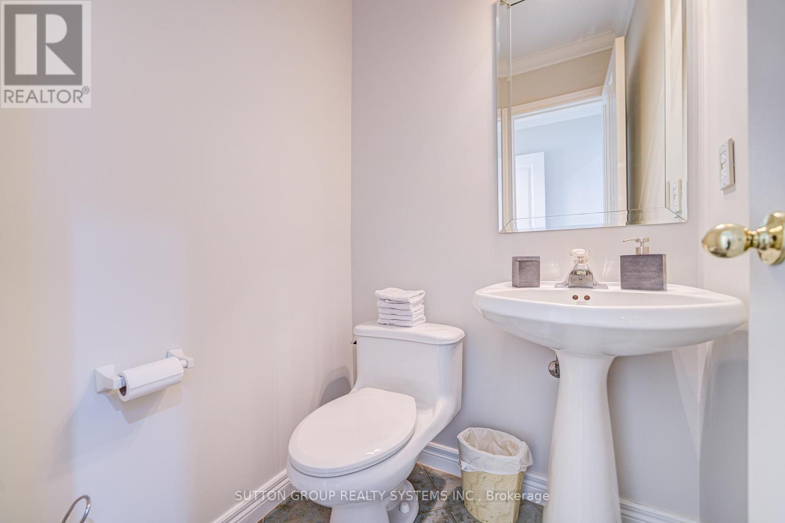 2979 Sycamore Street, Oakville, Ontario  L6J 7H9 - Photo 16 - W12386514