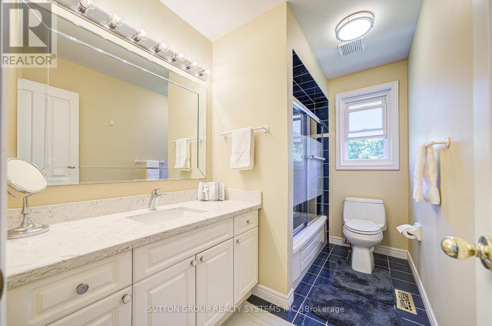 2979 Sycamore Street, Oakville, Ontario  L6J 7H9 - Photo 29 - W12386514