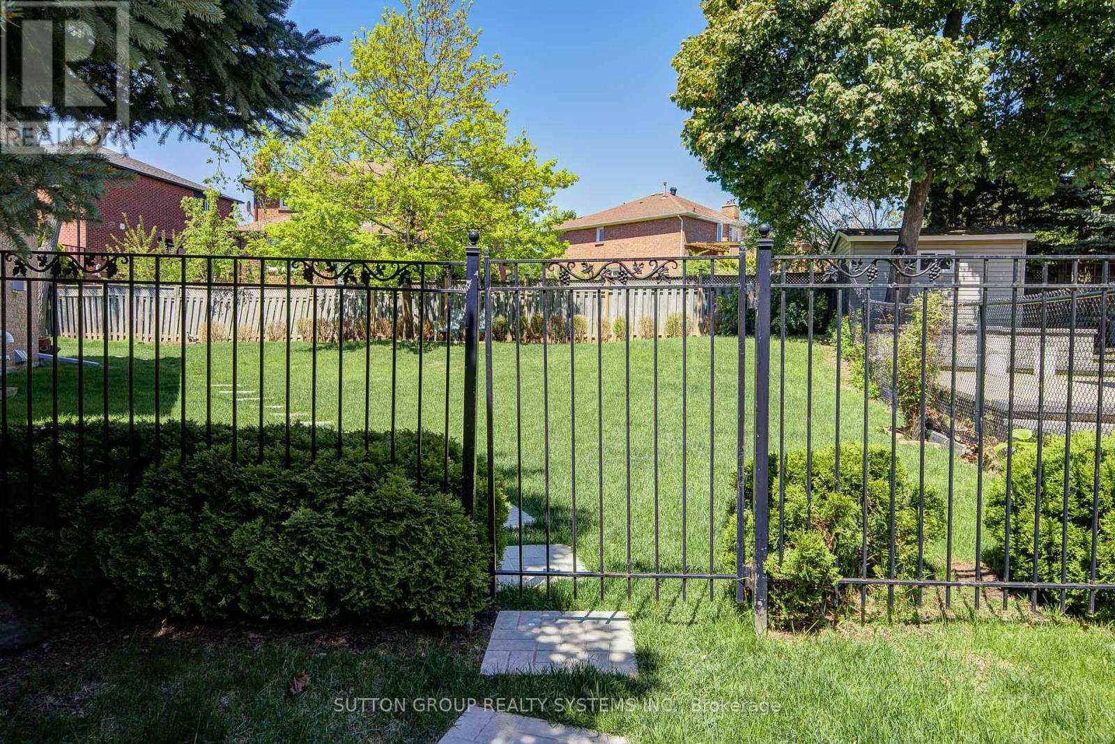 2979 Sycamore Street, Oakville, Ontario  L6J 7H9 - Photo 35 - W12386514