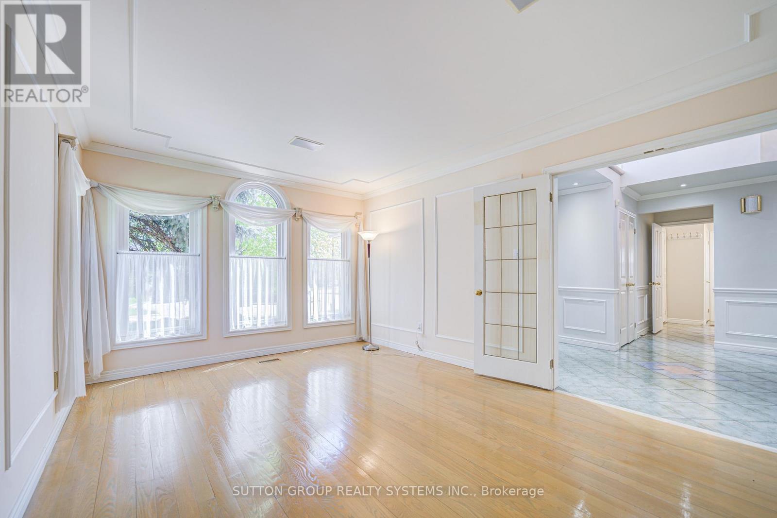 2979 Sycamore Street, Oakville, Ontario  L6J 7H9 - Photo 7 - W12386514