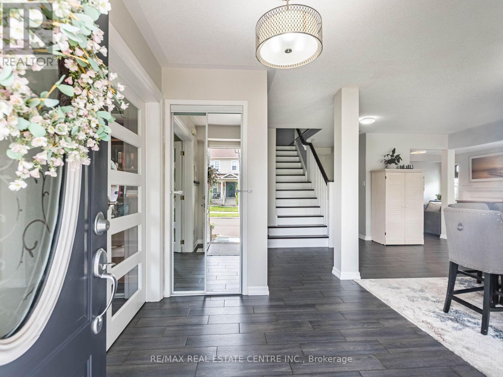 Property at 34 HURST STREET image 3
