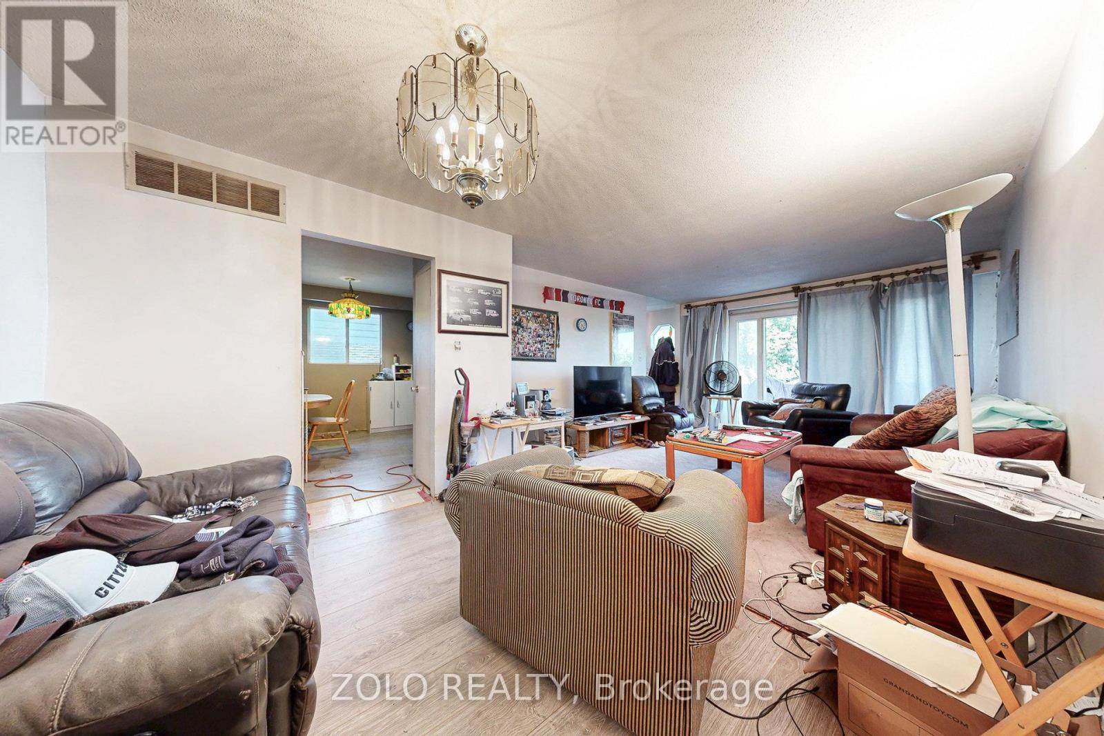 90 Ivybridge Drive, Brampton, Ontario  L6V 2X3 - Photo 18 - W12386523