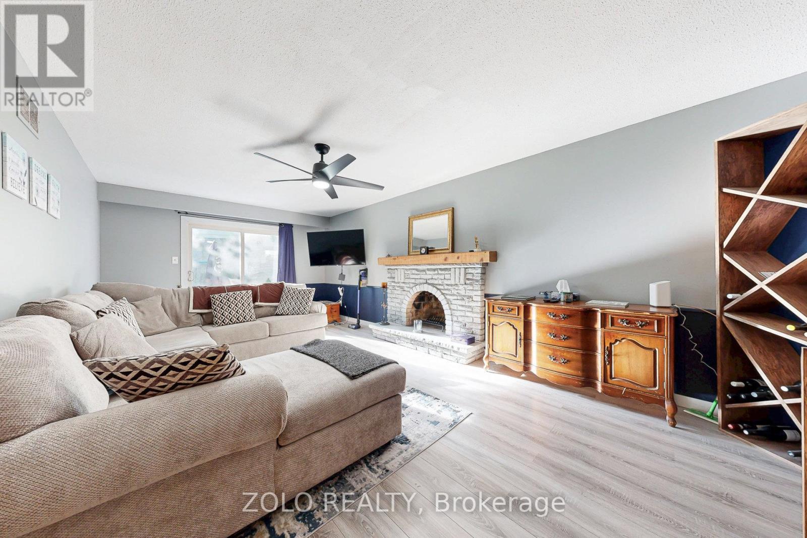 90 Ivybridge Drive, Brampton, Ontario  L6V 2X3 - Photo 4 - W12386523