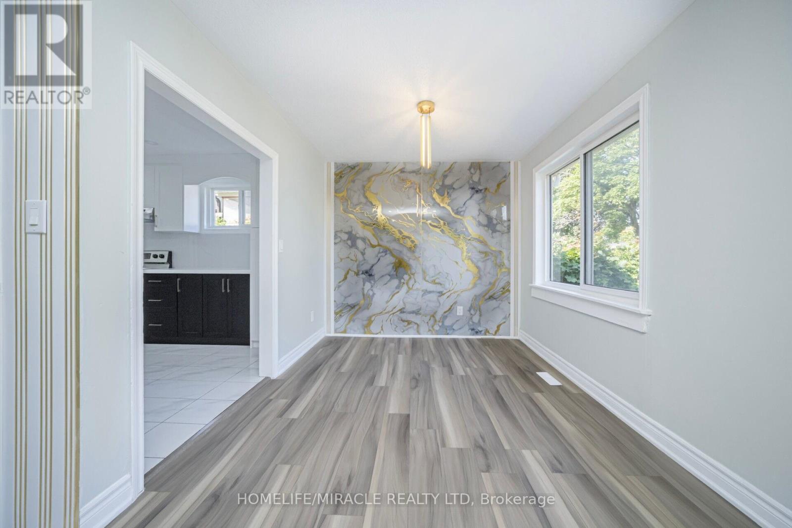 3777 Woodruff Crescent, Mississauga (Malton), Ontario  L4T 1T8 - Photo 14 - W12386527